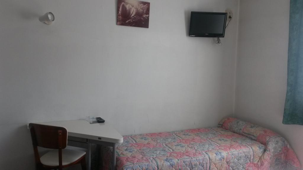 Central Hotel Saint-Priest  Cameră foto